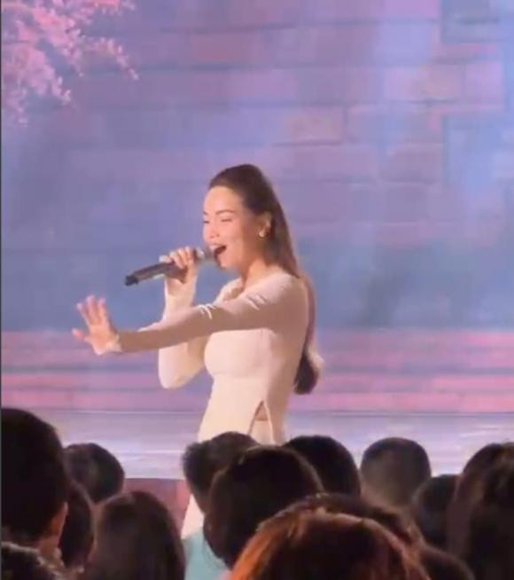 'Nữ hoàng giải trí' Hà Hồ từ góc nhìn của khán giả - Hình 7 'Nu hoang giai tri' Ha Ho tu goc nhin cua khan gia-Hinh-7