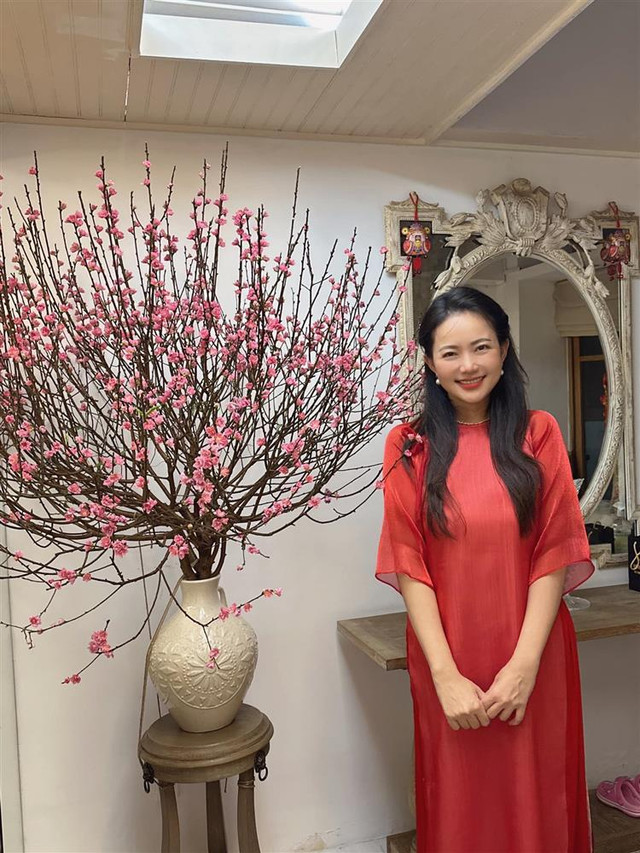Phan Như Thảo trẻ hơn hẳn khi diện áo dài nhờ giảm 22kg - Hình 3 Phan Nhu Thao tre hon han khi dien ao dai nho giam 22kg-Hinh-3