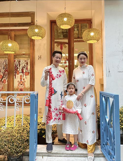 Phan Như Thảo trẻ hơn hẳn khi diện áo dài nhờ giảm 22kg - Hình 12 Phan Nhu Thao tre hon han khi dien ao dai nho giam 22kg-Hinh-12