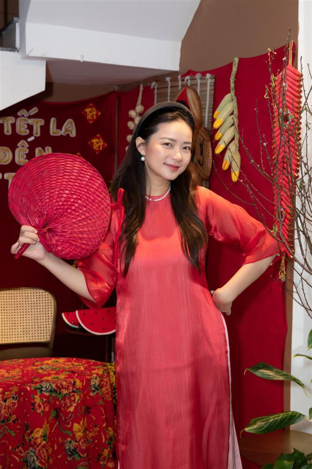 Phan Như Thảo trẻ hơn hẳn khi diện áo dài nhờ giảm 22kg Phan Nhu Thao tre hon han khi dien ao dai nho giam 22kg