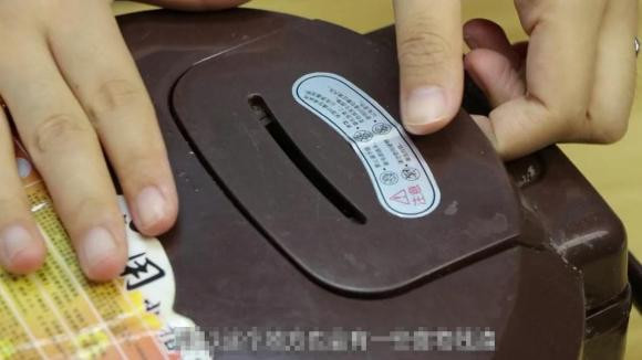 Nồi cơm điện chỉ rửa khoang trong? Bỏ qua 5 chỗ siêu bẩn này - Hình 3 Noi com dien chi rua khoang trong? Bo qua 5 cho sieu ban nay-Hinh-3