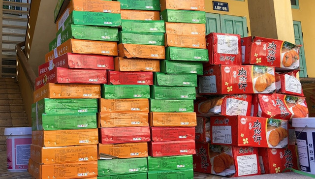 Phát hiện hơn 11.000 bánh Trung thu không rõ nguồn gốc ở Hà Nội Phat hien hon 11.000 banh Trung thu khong ro nguon goc o Ha Noi