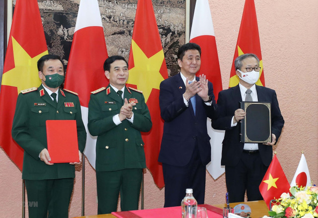 Đại tướng Phan Văn Giang hội đàm với bộ trưởng Quốc phòng Nhật Bản - Hình 3 Dai tuong Phan Van Giang hoi dam voi bo truong Quoc phong Nhat Ban-Hinh-3