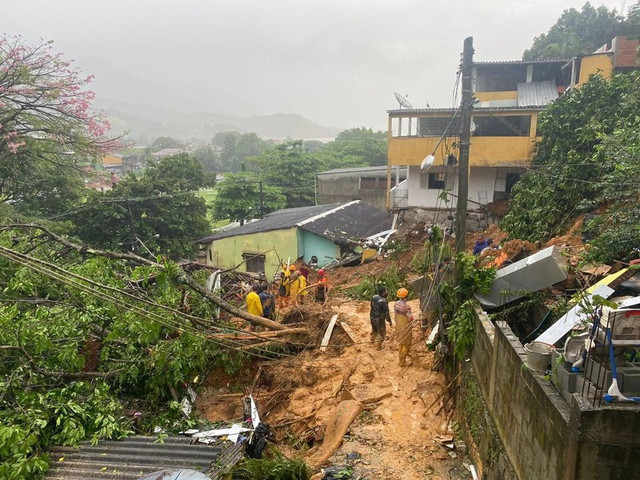 Mưa lớn gây sạt lở ở Brazil khiến 14 người chết Mua lon gay sat lo o Brazil khien 14 nguoi chet