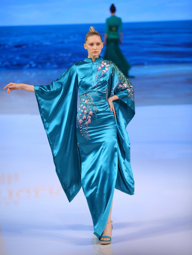 Dân mạng phẫn nộ vì áo dài Việt bị gọi là 'phong cách Trung Quốc' - Hình 4 Dan mang phan no vi ao dai Viet bi goi la 'phong cach Trung Quoc'-Hinh-4