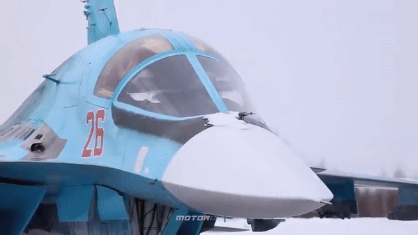 Theo thông tin của Bộ Quốc phòng Nga ngày 26/2, Không quân Nga đã sử dụng máy bay tiêm kích bom Su-34 để thực hiện các cuộc tấn công chính xác bằng các loại bom lượn 500kg và 1.500kg, nhằm vào bộ binh và các đơn vị thiết giáp Ukraine gần Kupyansk, thuộc tỉnh Kharkov, miền đông Ukraine.