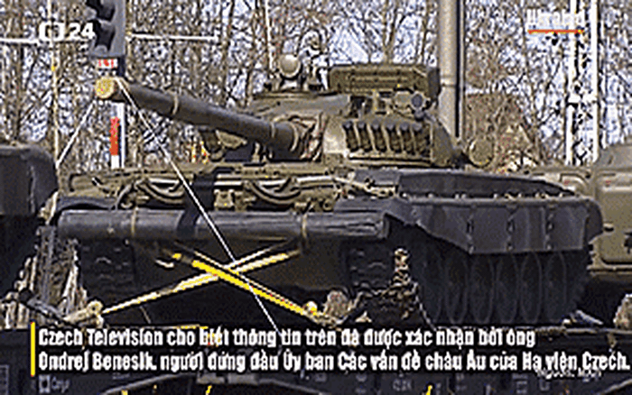 Tuy nhiên, các nước như Ba Lan, Cộng hòa Séc và Slovakia đang có kế hoạch viên trợ hơn 200 xe tăng T-72, đã được nâng cấp theo chuẩn NATO tới Ukraine. Mỹ và các nước NATO cũng hỗ trợ hơn 200 khẩu pháo hạng nặng 155mm.