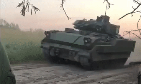 Ngoài ra, Lữ đoàn bộ binh cơ giới số 47, lực lượng tăng viện của Ukraine cho mặt trận Avdeevka, cũng phát động cuộc phản công ở khu vực Stepove bằng cách sử dụng xe tăng chiến đấu chủ lực Leopard 2 và xe chiến đấu bộ binh Bradley, và đạt được kết quả tốt.