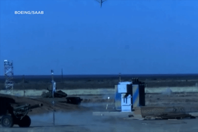 Tuy nhiên, giống như phần còn lại của “vũ khí thần kỳ” của phương Tây, bom đường kính nhỏ phóng từ mặt đất (GLSDB) hóa ra không hiệu quả ở chiến trường Ukraine và không giúp Lực lượng Vũ trang Ukraine thay đổi tình hình ở mặt trận. (Nguồn ảnh: ABC News, Topwar, CNN).