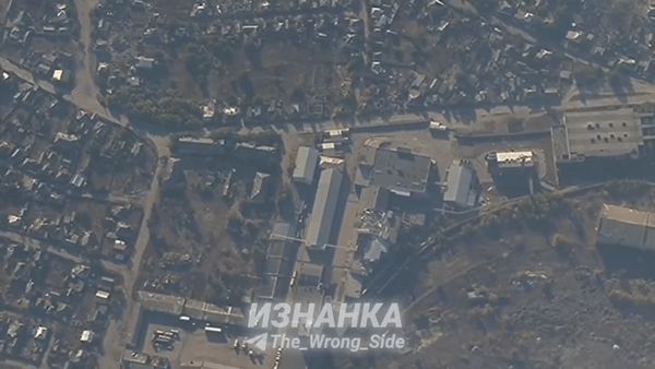 Phía Ukraine cũng xác nhận thông tin rằng, bom lượn có điều khiển của Nga gần đây đã tấn công vào nhà máy Motor Sich ở Zaporozhye. Theo một số thông tin, hàng chục động cơ máy bay, bao gồm cả động cơ dành cho máy bay không người lái tầm xa đã bị phá hủy sau đợt ném bom này.