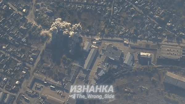 Việc mở rộng tầm bay đã giúp Không quân Nga không chỉ tấn công các mục tiêu ở khu vực chiến tuyến, mà còn được sử dụng để tấn công các mục tiêu nằm sâu ở khu vực phía sau. Trong đó, lần đầu tiên, không quân chiến thuật Nga đã sử dụng bom lượn tấn công vào thành phố Zaporozhye, nằm phía sau chiến tuyến hơn 60 km.