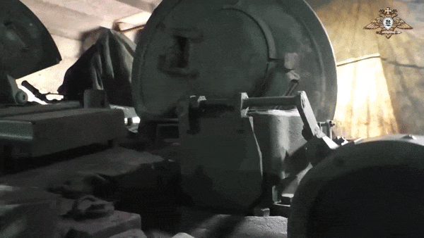 Động cơ V-92S2F giúp T-72B3 có thể di chuyển với tốc độ tối đa 70 km/h, tầm hoạt động 500 km. Ngoài ra, xe có thể leo dốc 60%, vượt chướng ngại vật thẳng đứng 0,85 m và vượt qua hào rộng 2,8 m.