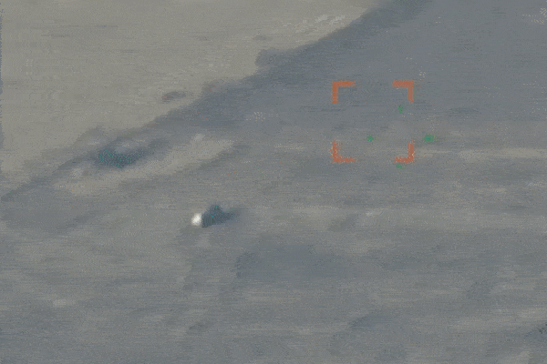 Hãng tin Reuters của Anh dẫn lời Bộ trưởng Quốc phòng Mỹ Austin cho biết, "Ukraine đang đối mặt với các mối đe dọa hiện hữu và Mỹ cũng đang đối mặt với rủi ro an ninh. Đây là vấn đề về sự sống còn và chủ quyền của Ukraine, đồng thời cũng là về danh dự và an ninh của Mỹ” (Nguồn ảnh: Topwar, RIA Novosti, CNN, Reuters).