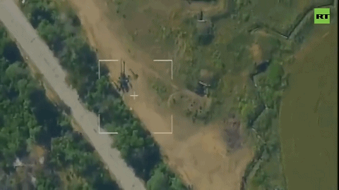 Nghiêm trọng hơn, Quân đội Ukraine đã không dám đặt trận địa M777 quá xa phía sau, ví dụ như đặt nó trên bờ sông Bắc Donetsk, với mục đích càng xa khu vực chiến tuyến càng tốt; nhằm hạn chế khả năng phản pháo từ pháo binh quân Nga.