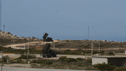 Nhu cầu về loại đạn tên lửa này tăng lên, chủ yếu là do Israel, đơn giản là không còn gì cho người Ukraine. RTX, nhà sản xuất tên lửa Standard, sản xuất hàng trăm quả đạn tên lửa mỗi năm, nhưng chỉ đủ cung cấp cho hơn 14 đồng minh của Mỹ. Nên không có gì đáng ngạc nhiên, khi trong điều kiện như vậy, Mỹ đã từ chối chuyển tên lửa Tomahawk cho Kiev.