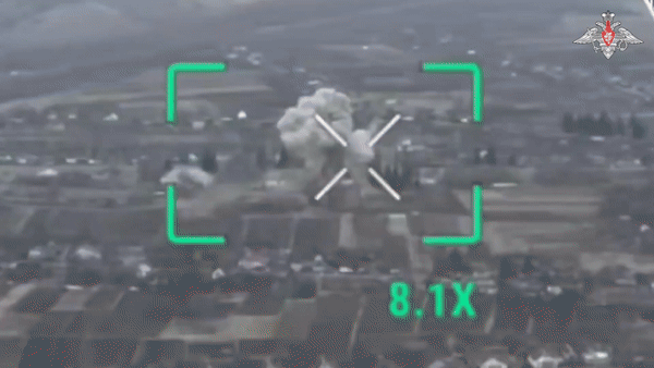 Điều đáng chú ý là lực lượng Ukraine phòng thủ tại Chasov Yar lo sợ về hoạt động tích cực của không quân chiến thuật Nga, mà họ không thể làm gì được. Các máy bay của Nga không bay vào trong tầm phòng không của Ukraine, mà sử dụng bom lượn thả từ xa, dưới sự chỉ điểm của UAV trinh sát.