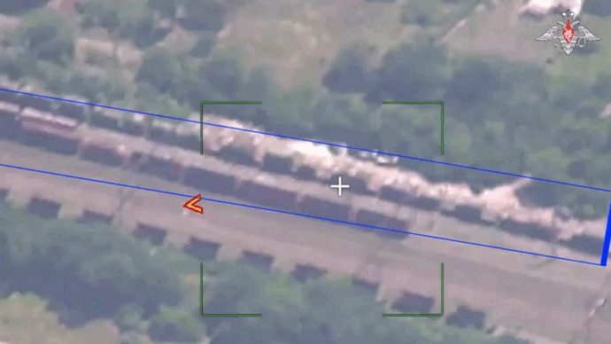 Tình thế bị động này đã tạo cơ hội cho Nga tận dụng lợi thế, khi ngày hôm đó, Quân đội Nga đã phóng chính xác tên lửa đạn đạo chiến thuật Iskander-M, tấn công thành công đoàn tàu chở thiết bị quân sự của NATO ở Zaporozhye.