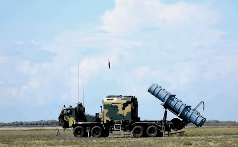 Hiện nay Ukraine chỉ còn loại tên lửa hành trình Neptune do họ tự phát triển, có tầm bắn xa hơn nhiều và có thể tấn công các mục tiêu quân sự của Nga ở khoảng cách an toàn hơn. Ngoài ra, Ukraine còn một số loại UAV, nhưng khả năng chống UAV của Quân đội Nga ngày càng mạnh hơn. 