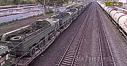 Trong những ngày qua, quân đội Nga đang đẩy mạnh việc triển khai thêm quân và vũ khí hạng nặng tới chiến trường Ukraine; trong đó đáng chú ý là quân đội Nga còn tăng cường thêm một lữ đoàn tên lửa đạn đạo Iskander, vận chuyển trực tiếp bằng tàu hỏa đến Kherson, để đối đầu với các hệ thống tên lửa HIMARS của Ukraine, thông tin được tờ Bulgarian Military đăng tải.