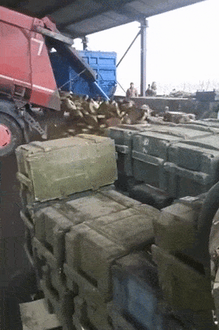 Ukraine có một diện tích đất đen rộng lớn và tơi xốp; sau mùa đông, khi tuyết tan, mặt đất trở nên lầy lội; đến mùa xuân cỏ tái sinh, giúp giấu nhiều mìn chống tăng tốt hơn; nhưng điều này làm tăng độ khó khi rà phá. Đây là những gì quân đội Ukraine cần phải đối mặt trong cuộc phản công của mình.