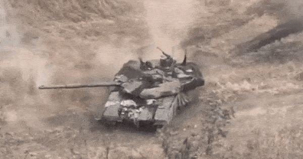 Quân đội Ukraine hiện tại có lẽ không dễ dàng chọc thủng được hàng phòng thủ chặt chẽ như vậy của Nga. Từ thời điểm Quân đội Ukraine chuyển vào thế phòng ngự lâm thời, đến triển khai xây dựng phòng thủ toàn tuyến, có thể chứng minh rằng, cuộc phản công "sấm lớn, mưa nhỏ" của chính quyền Kiev đã phá sản. Ảnh: Reuters, Sina, NYT. 