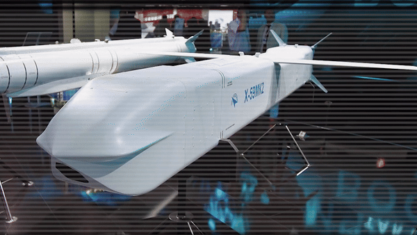 Tên lửa hành trình tấn công mặt đất Kh-69 là sự phát triển tiếp theo của tên lửa Kh-59; tầm bắn của nó là 400 km, khiến gần như toàn bộ lãnh thổ Ukraine đều có thể bị tên lửa này tấn công.