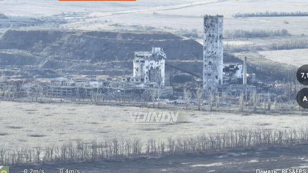 Khi Quân đội Nga vào dọn dẹp chiến trường, họ phát hiện ra rằng, không một người lính Ukraine nào có thể sống sót trong bán kính 100 mét, tính từ điểm nổ của bom nhiệt áp. Điều này một lần nữa khẳng định sức mạnh khủng khiếp của loại bom, được ví là vũ khí “phi hạt nhân” này.