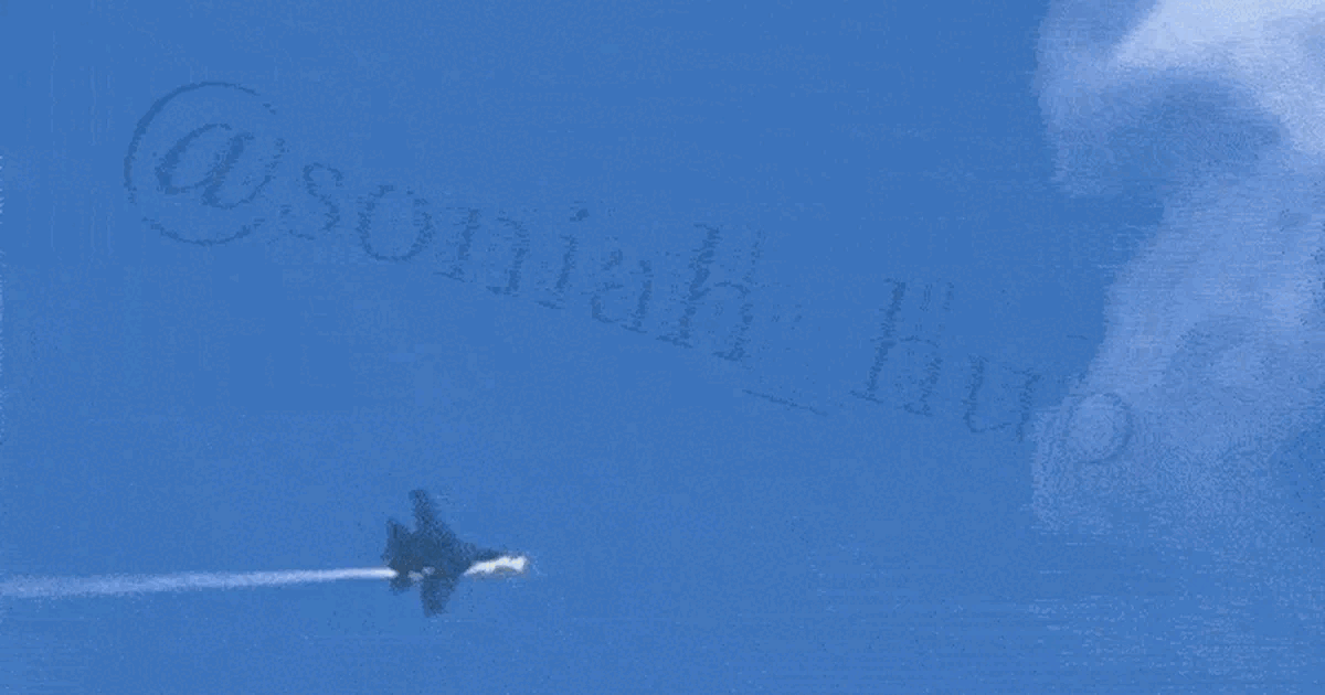 Tài khoản X "NiKiTa" đã chia sẻ video về quân đội Ukraine chiến đấu ở Belgorod. Trong video, máy bay Su-27 của không quân Ukraine sử dụng bom GBU62, để tấn công các mục tiêu ở vùng biên giới Belgorod, nhiều vụ nổ dữ dội xảy ra ở nhiều khu vực, cho thấy mức độ tàn khốc của cuộc tấn công của Ukraine.