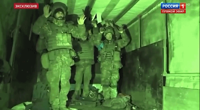 Điều khiến những chiến binh phòng thủ tại Mariupol này tuyệt vọng hơn cả, là giờ đây phải đối mặt với tình cảnh cạn kiệt thức ăn và nước uống, thậm chí họ không thể đầu hàng.