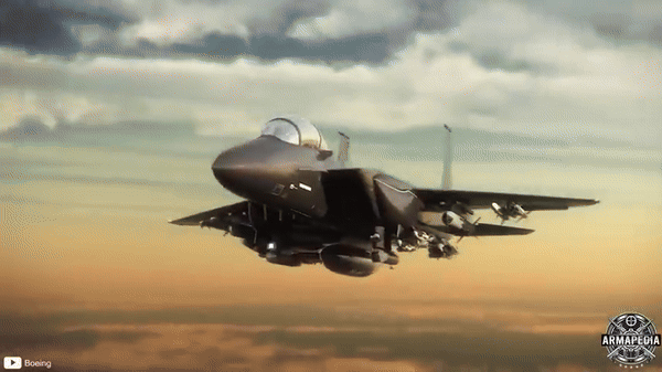 Tiếp nhiên liệu trên không đóng vai trò quan trọng trong việc mở rộng khả năng hoạt động của máy bay chiến đấu. F-15EX, được trang bị các hệ thống tiếp nhiên liệu trên không tiên tiến, có thể duy trì các nhiệm vụ dài hơn và tăng đáng kể phạm vi giao tranh. Khả năng này giúp F-15EX tận dụng tối đa khả năng tải trọng của mình trong các hoạt động kéo dài, một tính năng mà H-6K không có.