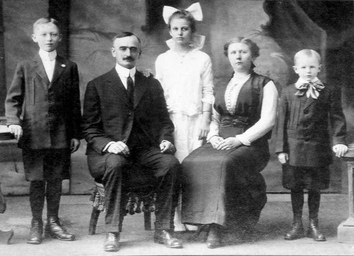 Ảnh hưởng đặc biệt của bà nội tới cuộc đời, sự nghiệp ông Trump