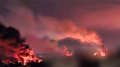 Nhà máy Antonov được cho là cơ sở sản xuất UAV và tên lửa cho quân đội Ukraine, cũng như một trung tâm tình báo vô tuyến và vị trí của hệ thống tên lửa phòng không Patriot của Mỹ. Cuộc tấn công đã được cả nguồn tin từ Nga và Ukraine xác nhận, nhấn mạnh tầm quan trọng của nó trong bối cảnh cuộc xung đột đang diễn ra.