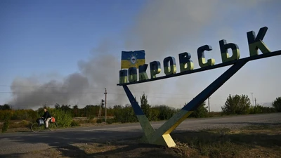 Đường rút của rút của Ukraine ở Pokrovsk bị lộ, "pháo đài thép" sụp đổ