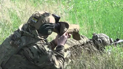 Quân đội Nga tiến vào Pokrovsk, phòng tuyến Ukraine bị chia đôi