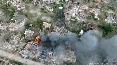 Ba tuyến phòng thủ Kharkov bị thiết giáp Nga phá vỡ trong vòng 12 giờ