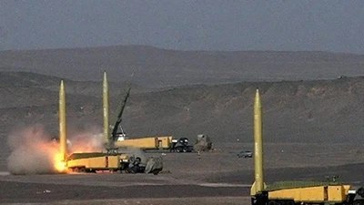 Iran tuyên bố chiến thắng, Mỹ phải “xin” Tehran ngừng bắn