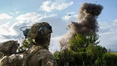 Lữ đoàn Azov số 12 phản công quyết liệt, Nga sử dụng không quân ngăn chặn 