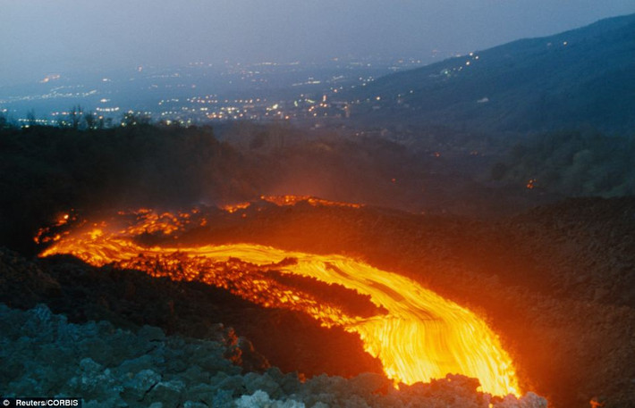 Etna đã được chọn là một Núi lửa Thập kỷ của Liên Hiệp Quốc. Tháng 6/2013, nó được đưa vào danh sách Di sản thế giới của UNESCO.