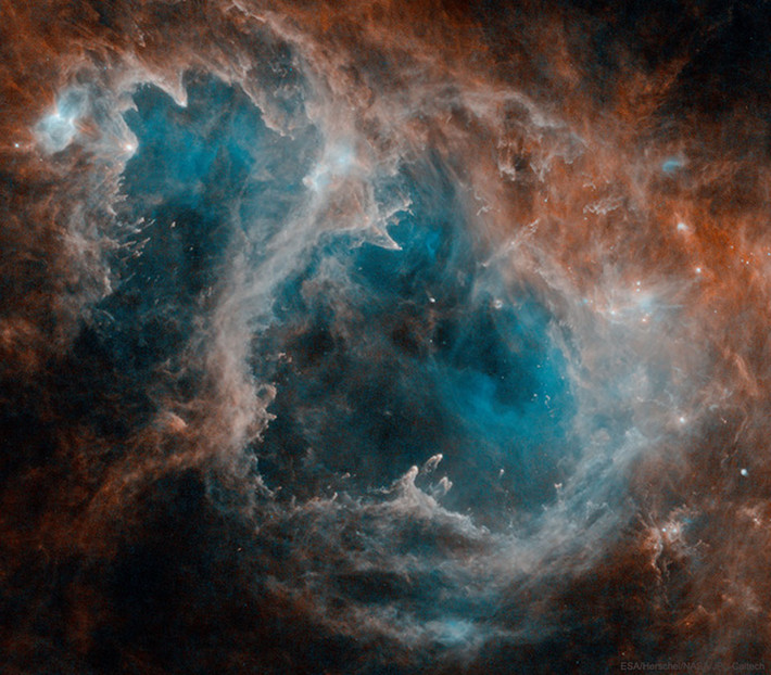 Vẻ đẹp mê hoặc đầy bí ẩn của tinh vân Linh hồn (Soul Nebula). Đây là tinh vân trải dài trên 100 năm ánh sáng và thường được chụp cùng với người hàng xóm bên cạnh là tinh vân Trái Tim (Heart Nebula - IC 1805).