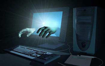 2/3 người dùng thiết bị di động để truy cập Internet, khiến số lượng lỗ hổng trên điện thoại tăng gấp đôi mỗi năm. Do vậy, duyệt web an toàn, thiết lập bảo mật cho trình duyệt đủ để dò tìm các download không hợp lệ là điều rất cần thiết.