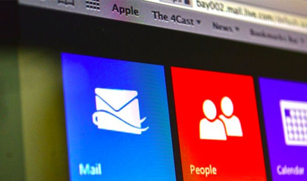 Việc mã hóa sẽ hoàn toàn vô tác dụng nếu bạn đang sử dụng một ứng dụng email như Outlook trên wifi công cộng.