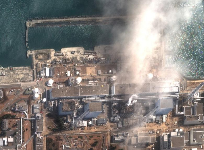Hình ảnh từ trên cao cho thấy nhà máy điện hạt nhân Daiichi ở Fukushima, Nhật Bản sau vụ nổ ngày 14/3/2011. Sự kiện này được coi là thảm họa hạt nhân tồi tệ thứ 2 trong lịch sử, chỉ sau thảm họa Chernobyl năm 1986.