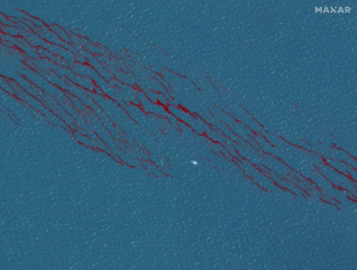 Vụ nổ giàn khoan dầu Deepwater Horizon tối 20/4/2010 đã khiến 11 người thiệt mạng và 4,9 triệu thùng dầu bị tràn ra vịnh Mexico. Sự việc này trở thành một trong những thảm họa môi trường tồi tệ nhất trong lịch sử nước Mỹ.
