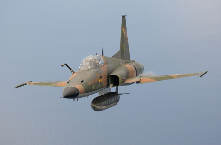 F-5E Tiger II là thế hệ của dòng tiêm kích siêu âm hạng nhẹ F-5 do hãng Northrop sản xuất cho Không quân Mỹ. Tuy nhiên, người Mỹ không "khoái" tiêm kích hạng nhẹ, vì thế chúng chủ yếu dùng cho huấn luyện chiến đấu và xuất khẩu cho các đồng minh. Ảnh minh họa