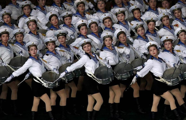 Các thiếu nữ "mặt hoa da phấn" của Triều Tiên tham gia biểu diễn trong Lễ hội đồng diễn Ariang.