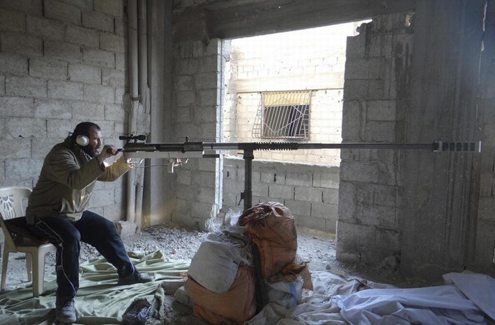 Một loại súng bắn tỉa hạng nặng của quân nổi dậy Syria – xếp loại vũ khí quân đội chính quy thì có thể coi đây là súng bắn tỉa công phá có thể tấn công mục tiêu thiết giáp.