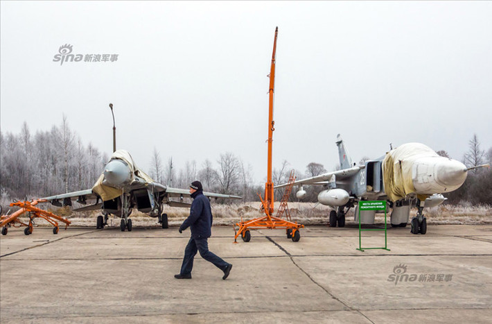 Các máy bay nâng cấp MiG-29 và Su-24 đã được hoàn thiện và đưa ra đường băng nhà máy chuẩn bị cho các chuyến bay thử nghiệm.