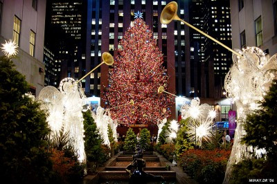 8. New York, Mỹ - Những tín đồ shopping khôn ngoan sẽ tới London để mua sắm sau giáng sinh. Tuy nhiên, để tiêu tiền trước giáng sinh thì phải đến New York. Các cửa hàng, trung tâm mua sắm đồng loạt tung ra đợt giảm giá kinh hoàng, hút các tín đồ shopping.