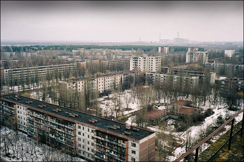 5. Thảm họa Chernobyl ở thành phố Prypiat, Ukraina: Gần 30 năm đã trôi qua nhưng vụ nổ nhà máy điện nguyên tử Chernobyl vẫn là nỗi ám ảnh kinh hoàng đối với loài người. Thảm họa xảy ra vào ngày 26/4/1986. Đây bị coi là vụ tai nạn hạt nhân nghiêm trọng nhất trong lịch sử. Prypiat trở thành thành phố chết sau thảm họa Chernobyl .