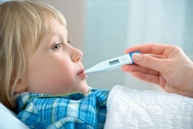 Dịch bệnh là điều ít ai ngờ tới khi ham muốn khám phá đại dương rộng lớn. Một nhóm nhiều người tụ tập trong một không gian tương đối nhỏ sẽ làm tăng khả năng xảy ra bệnh. Những dịch bệnh phổ biến nhất trên các tàu du lịch là các bệnh do thực phẩm như vi khuẩn E. coli, bệnh Legionnaire, một nhiễm khuẩn lây truyền qua nước tù đọng.